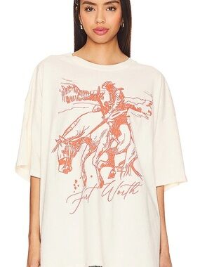 Daydreamer Fort Worth Tee in Stone Vintage with Rust Graphic